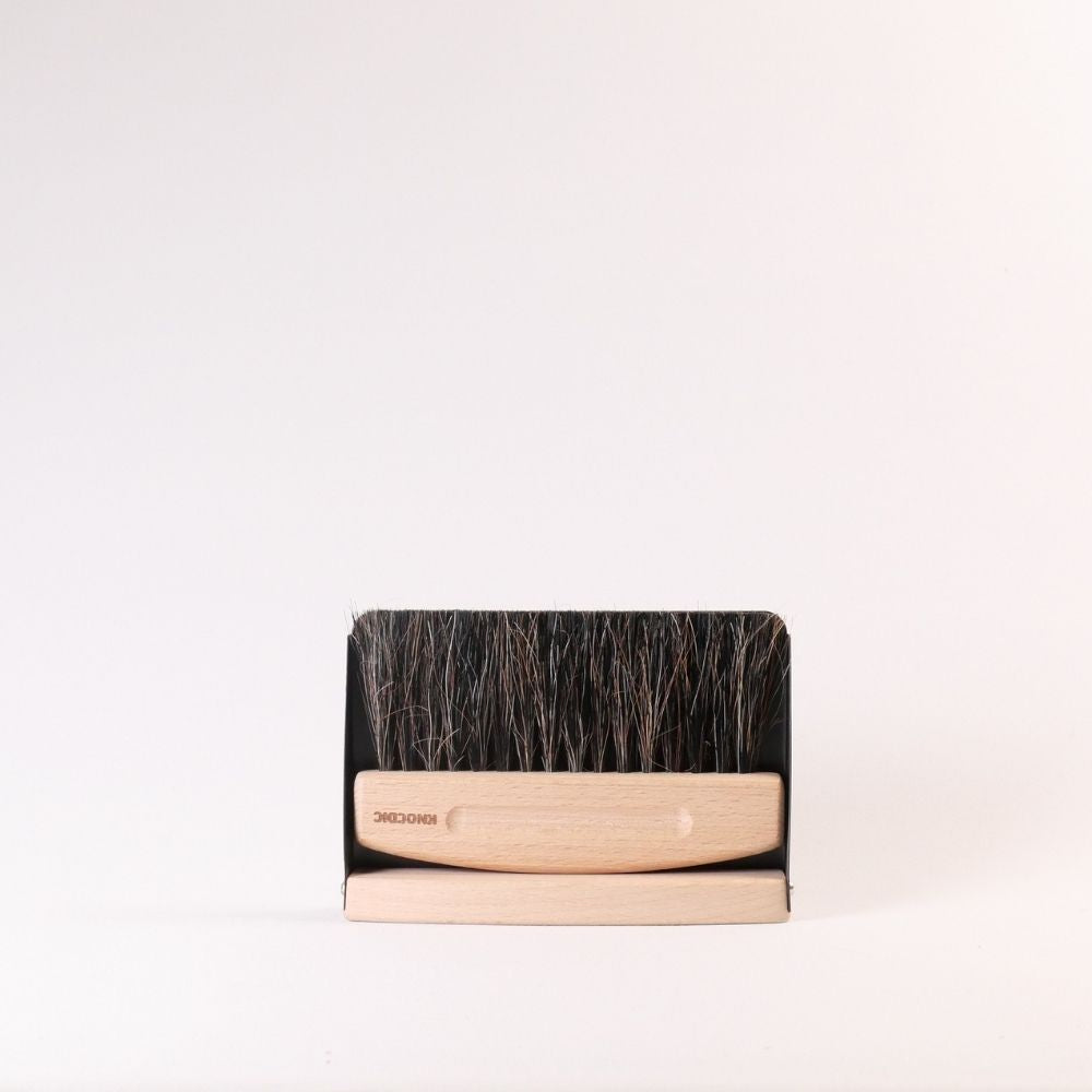 KNOCDIC® Magnetic Dustpan & Horsehair Brush