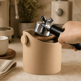 De Minimalist | Knock Box met eikenhouten of Iroko-klopstang
